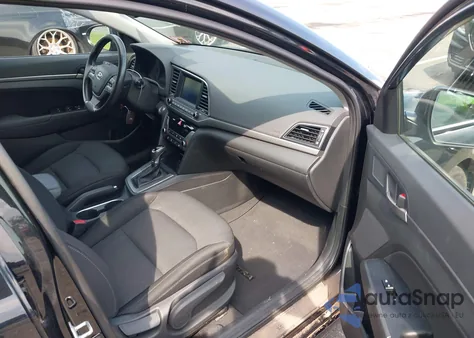 2018 Hyundai Elantra Value Edition z USA, uszkodzony, nr VIN 5NPD84LF6JH264233